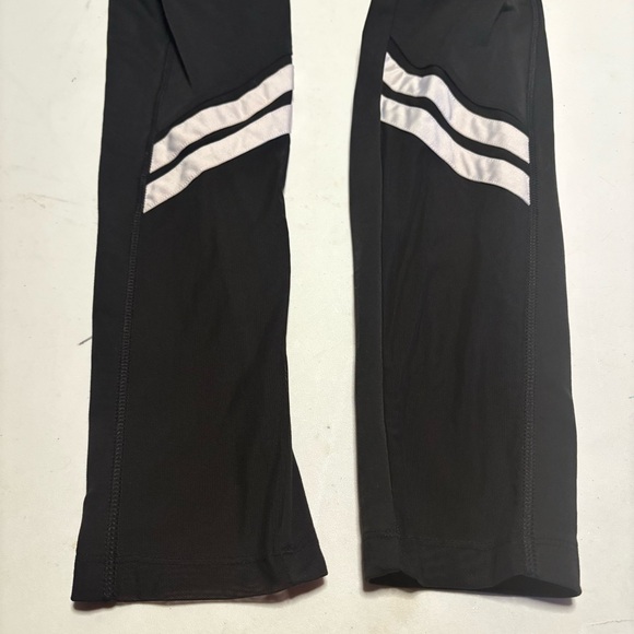 PINK Victoria's Secret Women’s Black Leggings with Stripes - Picture 8 of 13